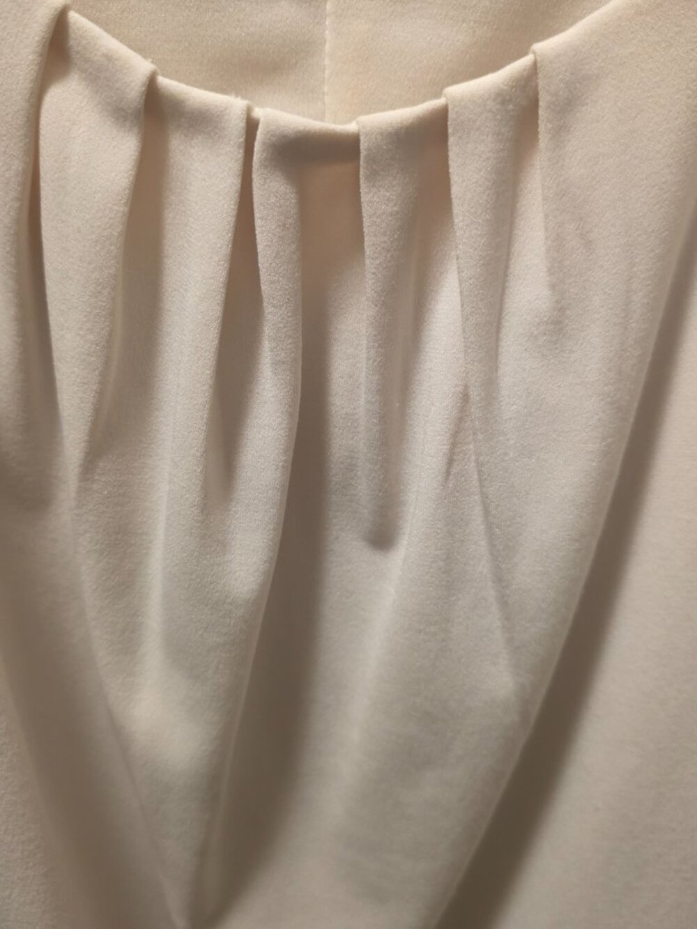 Calvin Klein Cream Pleated Neck Sleeveless Blouse - Picture 2 of 11